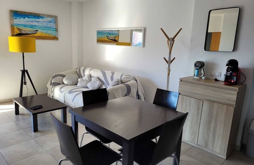 Santa Margarida Apartment | Magnificent 2-bedroom apartment sleeps 5 with marina and sea views