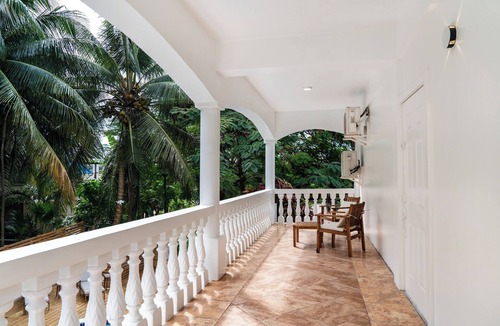 San Pedro Villa | Newly Updated 5BR Villa | Private Pool + Rooftop Deck