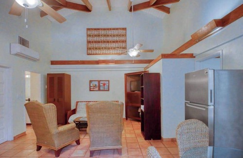 Placencia House | Ocean view condo with shared pool, WiFi, & central AC - steps to beach