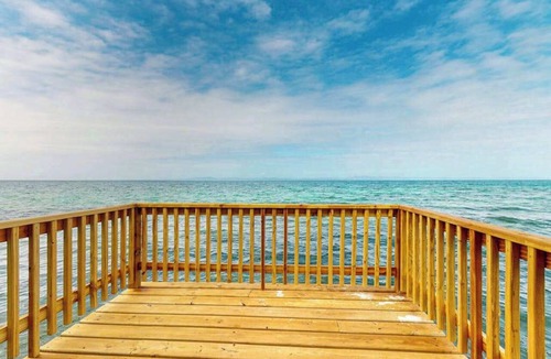 Sittee Point Apartment | Oceanfront cabin w overwater kitchenette, sea views & private deck