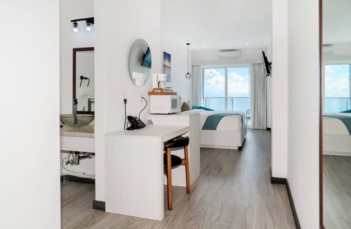 San Pedro Hotel | Oceanview 1 Bedroom | Unit 508 – The Watermark Hotel