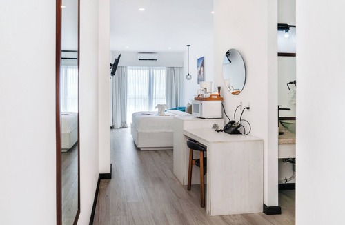 San Pedro Hotel | Oceanview 511 1Bedroom | Balcony | Watermark Hotel