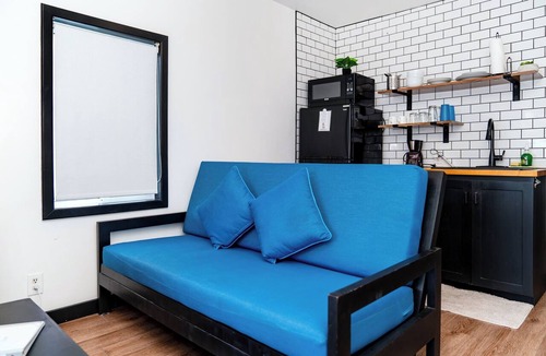 San Pedro Hotel | Oceanview Corner Suite | Top-Floor Retreat at Aqua Vista – Suite 4