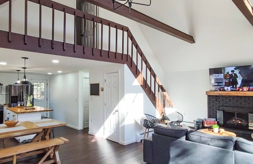 Long Pond Ski Chalet | Private Pool + Hot Tub Chalet Near Kalahari