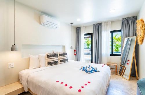 San Pedro Villa | Private Villa - Large Pool and Jacuzzi