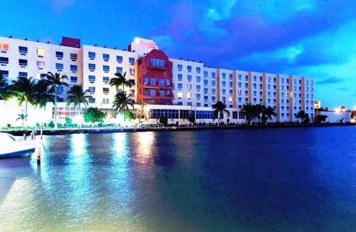 Belize City Hotel | Ramada Belize City Princess Hotel