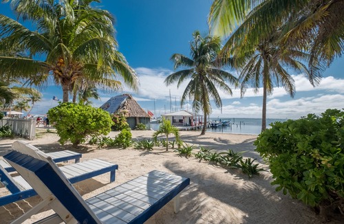 Alta Mar Hotel | San Pedro Holiday Hotel