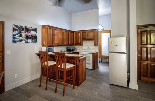 San Pedro Apartment | Sandcastle Ocean view apartment with pool