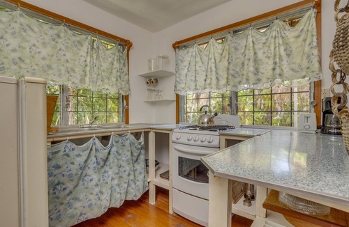 Placencia Cottage | Short Walk from the Beach: Charming 1BR Cabana