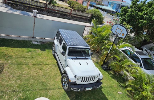 Belize City House | Spacious Family-Friendly Kings Park Retreat Sleeps 6+ 3BR/3BA A/C, WiFi & Parkin