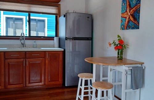 Placencia House | Starfish Cabana: Great Sleep & Shared Pool