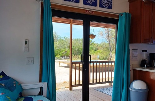 Placencia House | Starfish Cabana: Great Sleep & Shared Pool