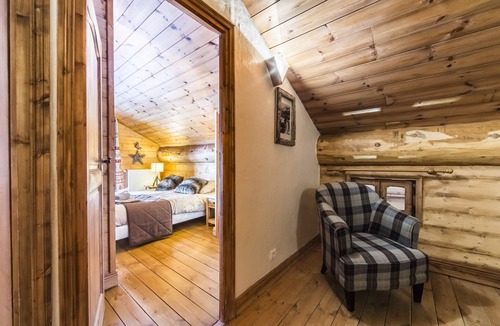 Val-d'Isere Ski Chalet | Stay 1 minute from the slopes in the Laisinant