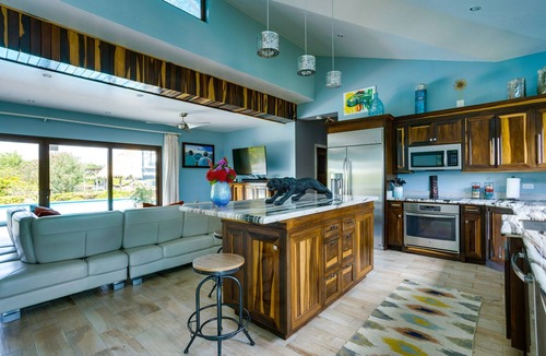 Placencia Villa | Stunning 3BR Lagoon Home with Sunset Rooftop Deck
