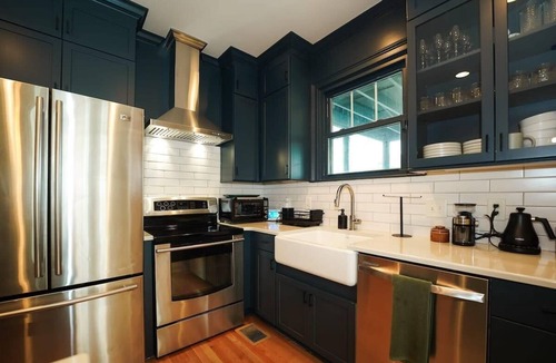 Hope Gardens House | Stylish Home in Nashville | Sleeps 7 | Walkability