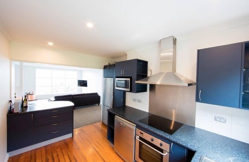 Calversham House | The Eagle's Nest: stunning views, close to beach