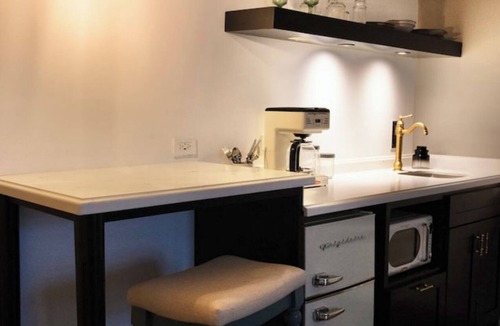 Fort George Apartment | The Gabourel House - Kiskadee Suite