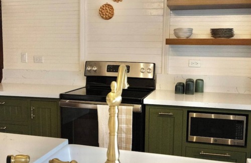 Fort George Apartment | The Gabourel House - Blue Hole Suite