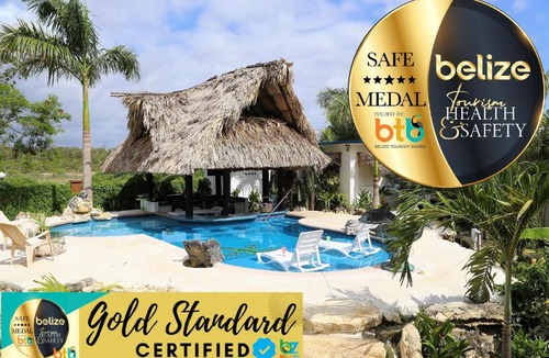 Lake Gardens House | The GECKO BUNGALOW**Beautiful POOL**Free Airport Shuttle