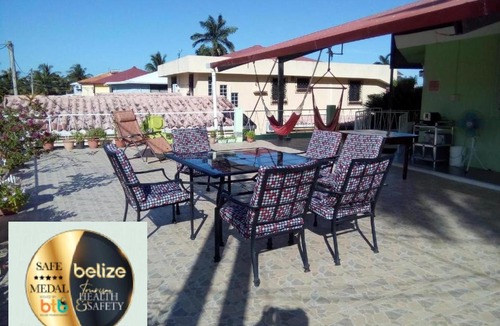 Bella Vista Hotel | The Red Hut Inn