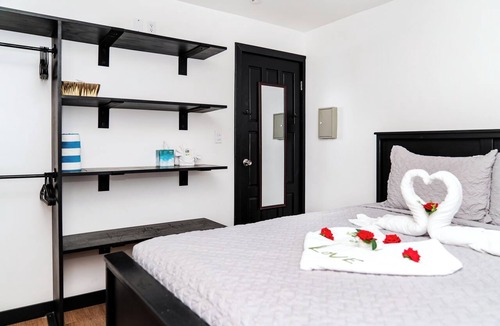 San Pedro Hotel | Top-Floor Corner Beachfront Suite with Reef Views | Aqua Vista – Suite 6