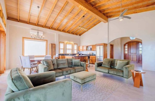 Caye Caulker Villa | Tropical retreat villa with a pool, dock, bikes, canoes, balconies, and 360 views