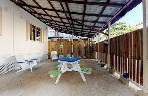 Caye Caulker Apartment | Tropical studio w patio, WiFi, AC - steps to the sea, water taxis & restaurants