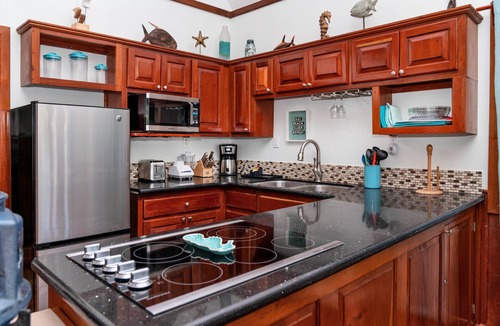 San Pedro Villa | Two Bedroom Sea View- Villas De Isla Bonita – Dolphin Dreams Penthouse