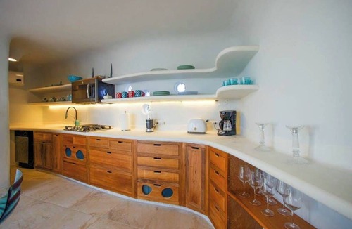 Cocoplum Villa | Waterfront organic architecture villa with pool & AC - near lagoon