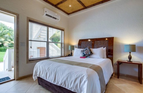 Placencia Resort | Well-Appointed Single Room w/Private Patio & Wireless Internet