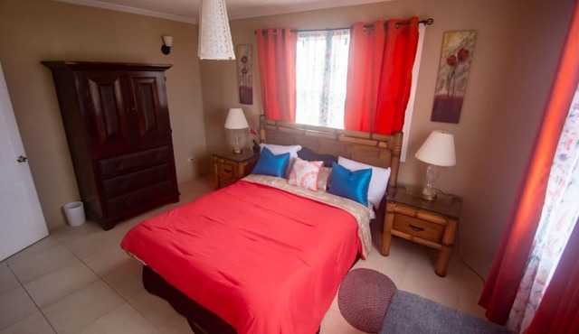 1 bdrm apartment with atlantic ocean views, beach 4mins in Fortescue