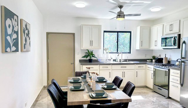 1 or 2-bedroom stay in Downtown Belize City with AC, Walk to Ferry in Belize City