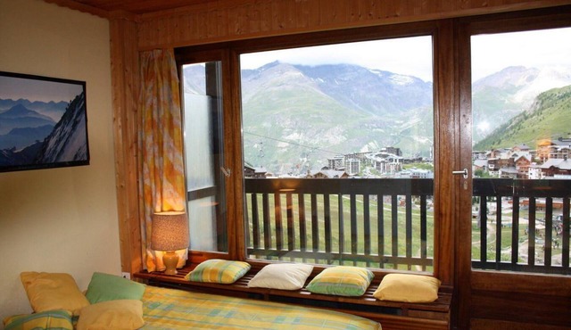10m from ski slopes, 3rd floor, view lake, balcony, tv, ski locker, 70m², Tignes in Tignes