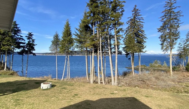 14 - Paddlers Cove Cottage By The Sea at Alder Bay in Port McNeill