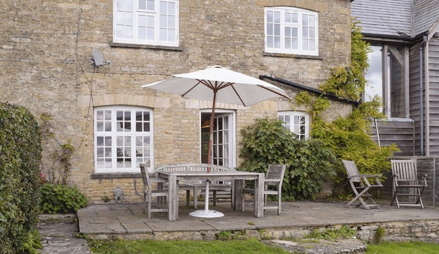 2 bedroom accommodation in Dean, near Chadlington in Chipping Norton