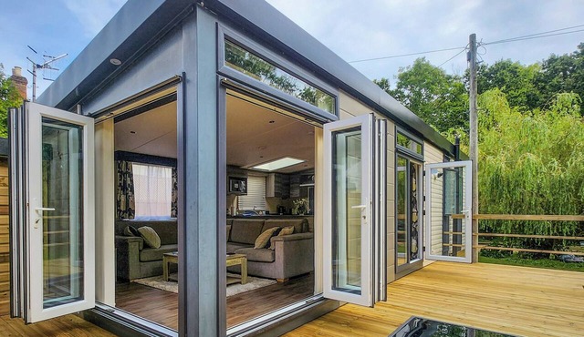 2 bedroom accommodation in Hamstead in Hamstead