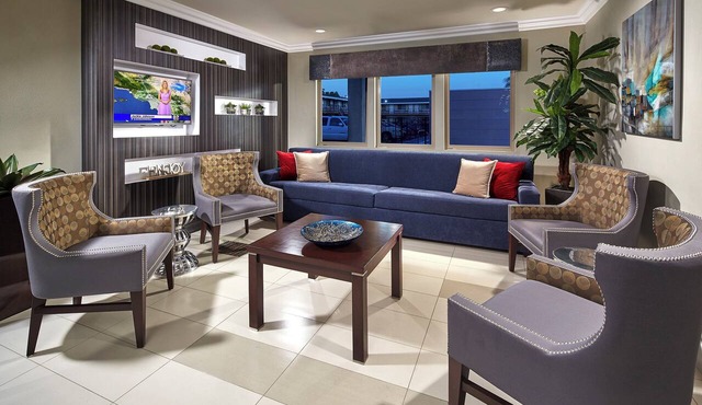 2-Unit Stay – Near Disneyland, Anaheim Gardenwalk, Must-See Attractions in Anaheim