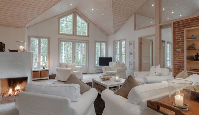 260m2 Luxurious seafront Villa on Private Estate in Borgå