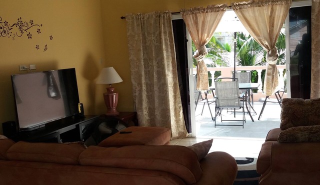 3 BEDROOM 2 BATHROOM SPACIOUS VACATION HOME