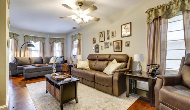 3 Mi to Dtwn Springfield: Winter Retreat w/Office in Springfield