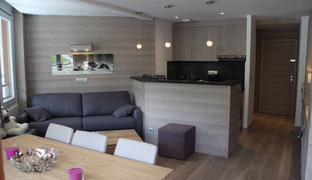 5 * apt at the foot of the slopes (2150m), 3 balconies, 3 iPads, loudspeaker in each room in Tignes