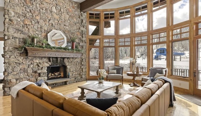 5BR I Apex Lodge - Solitude Resort with Hot Tub in Brighton