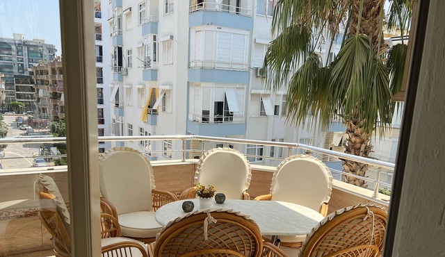 6-10minutes walk from the sea and beach, min from bars, restaurants and shops in Alanya