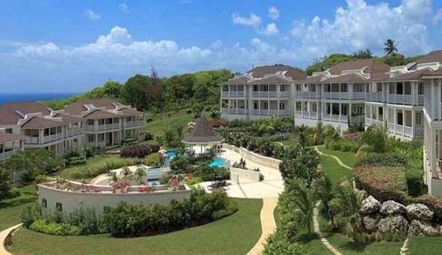 A serene West Coast Condo located near Speightstown 5mins & Holetown 15 mins in Mount Brevitor