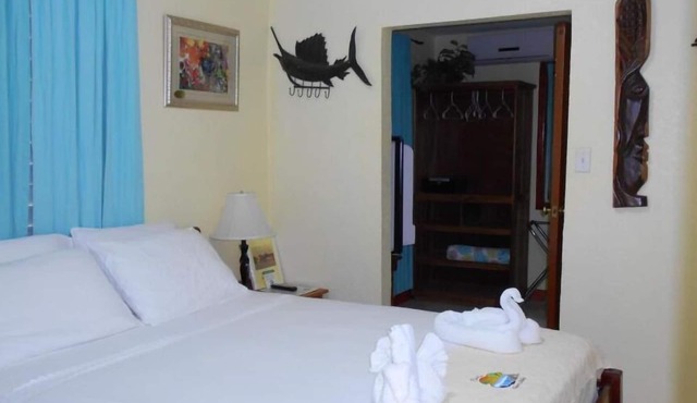 Alan's Paradise Hotel