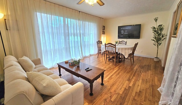 Ami's Oak House - ORNL - Melton Lake - Windrock in Oak Ridge