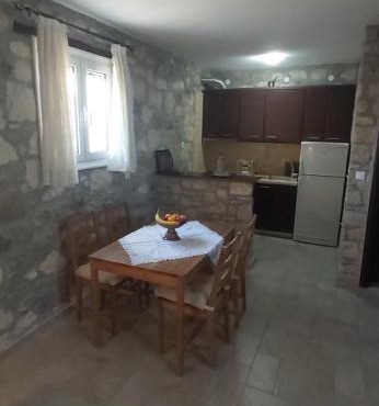 Amnesea Stone House in Goúdhouros