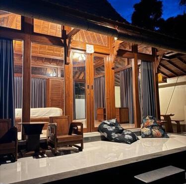 Anggika Joglo Villa in Panji