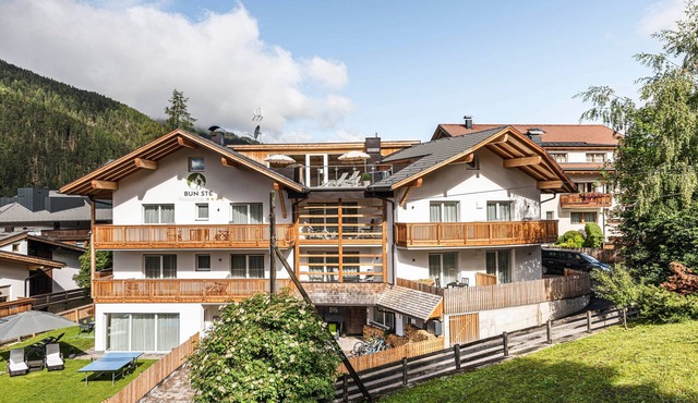 Apartment “Ön Residenz Bun Sté” with Mountain View, Sauna & Garden in San Vigilio di Marebbe