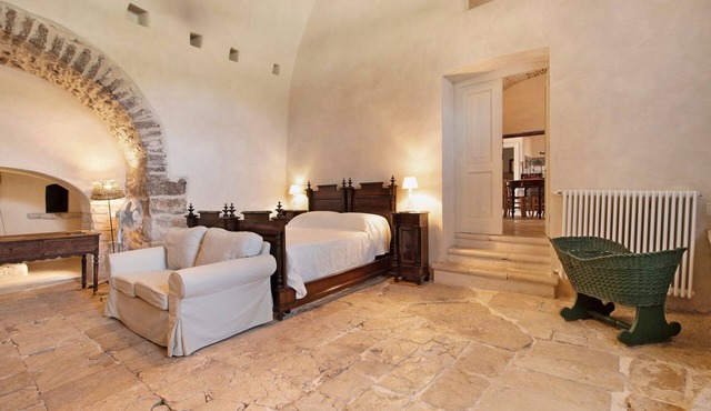 Apartment 'L'ulivo' with Shared Terrace, Private Garden and Wi-Fi in Bisceglie